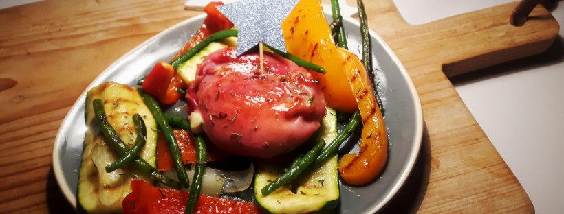 mozzarella-ham pakketje met gegrilde groente